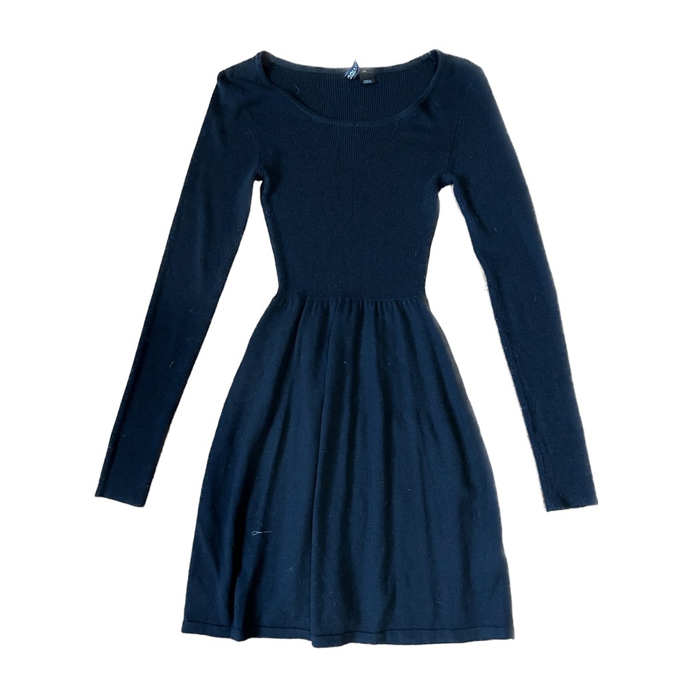 Black slim fit long sleeve dress